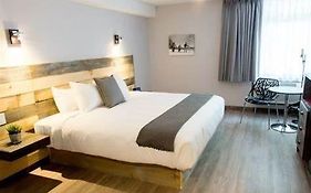 Hotel Far Hills